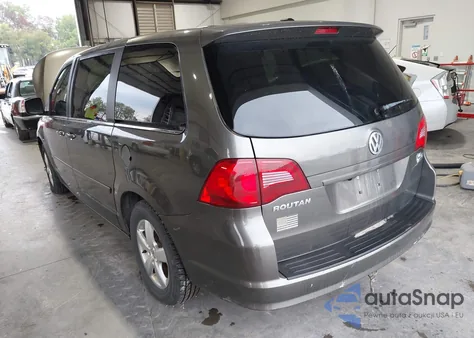 2010 Volkswagen Routan Se z USA, uszkodzony, nr VIN 2V4RW3D12AR280205